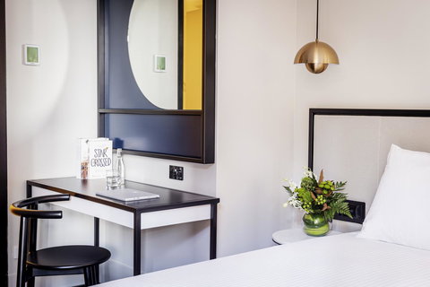 Brady Hotels Jones Lane - Kawana Tourism 10