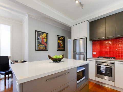 Boutique Stays Sandyside- Sandringham Villa Units - Kawana Tourism 0