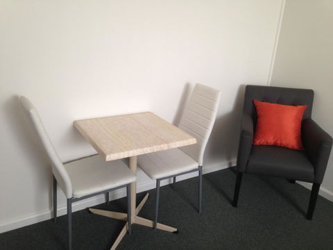 Beachcomber Motel & Apartments - Kawana Tourism 27