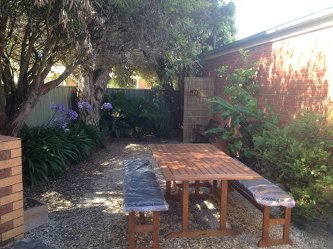 Beachcomber Motel & Apartments - Kawana Tourism 23