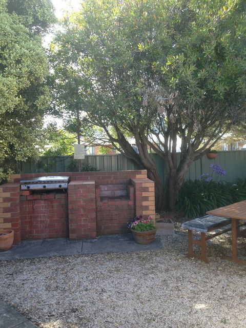 Beachcomber Motel & Apartments - Kawana Tourism 22