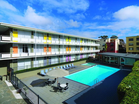 The Parkmore Hotel - Kawana Tourism 1