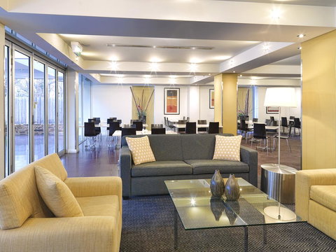 The Parkmore Hotel - Kawana Tourism 8