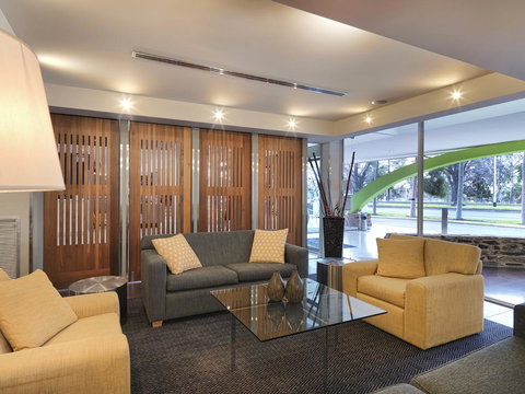 The Parkmore Hotel - Kawana Tourism 21