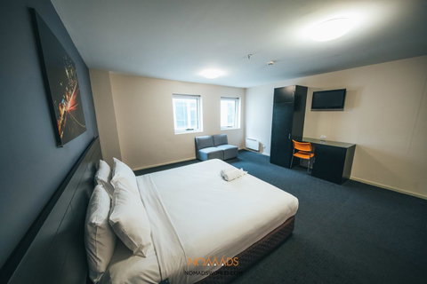 Nomads Melbourne Backpackers - Kawana Tourism 22