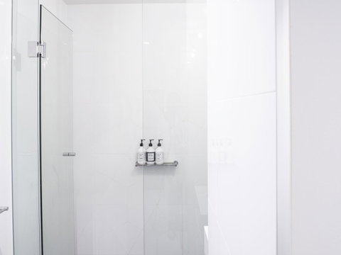 LittleStay Eporo - Central Apartments - Kawana Tourism 7
