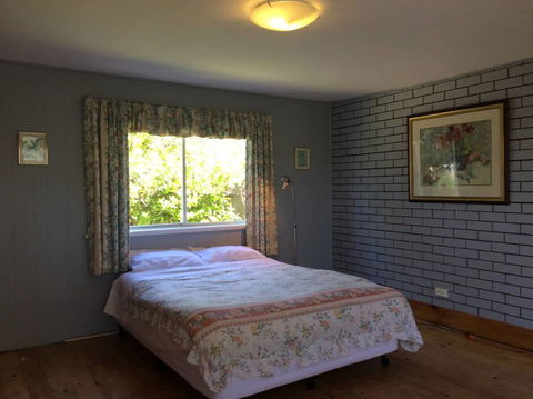 Jacaranda House - Kawana Tourism 8