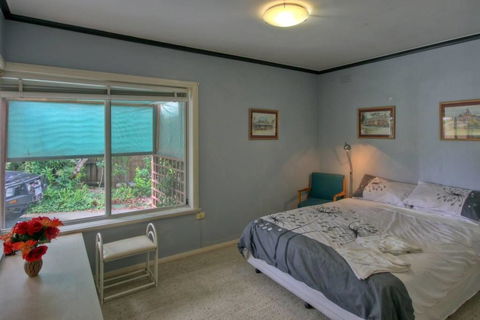 Jacaranda House - Kawana Tourism 6