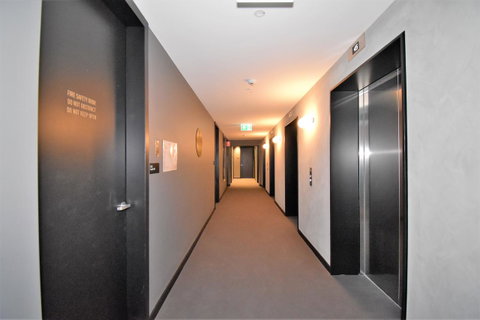 Melbourne Empire Apartments - Kawana Tourism 12