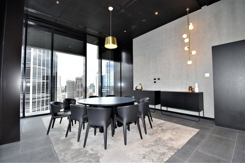 Melbourne Empire Apartments - Kawana Tourism 6