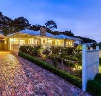 Lovely 5BR full house in Glen Waverley walk to train bus  shops - Kawana Tourism
