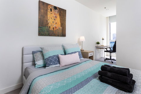 La Maison - Great View, Free Parking, Pool, Gym, Perfectly Located 2BR Apartment - Kawana Tourism 4