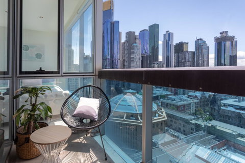 La Maison - Great View, Free Parking, Pool, Gym, Perfectly Located 2BR Apartment - Kawana Tourism 17