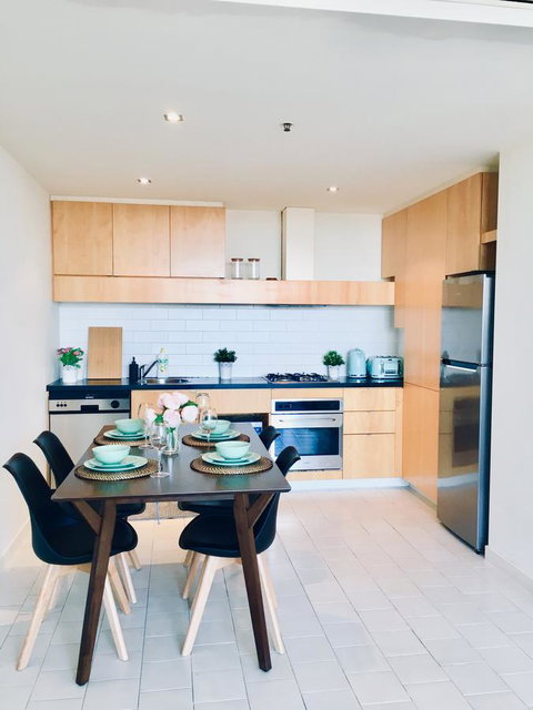 La Maison - Great View, Free Parking, Pool, Gym, Perfectly Located 2BR Apartment - Kawana Tourism 20
