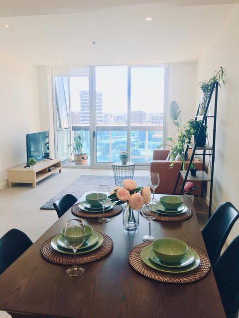 La Maison - Great View, Free Parking, Pool, Gym, Perfectly Located 2BR Apartment - Kawana Tourism 24