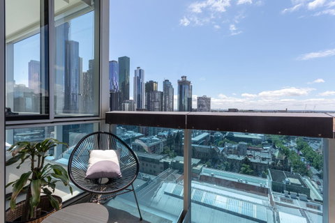 La Maison - Great View, Free Parking, Pool, Gym, Perfectly Located 2BR Apartment - Kawana Tourism 0
