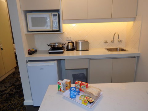 City Limits Hotel Apartments - Kawana Tourism 20