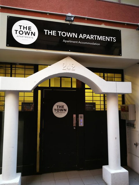 The Town Apartments - Kawana Tourism 9