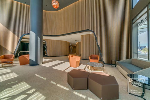 Pride Docklands Waterfront Apartment City View - Kawana Tourism 21