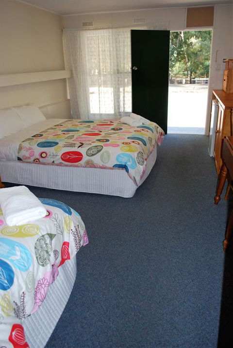 Gariwerd Motel - Kawana Tourism 43