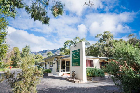 Gariwerd Motel - Kawana Tourism 0