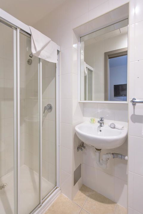 City Square Motel - Kawana Tourism 21