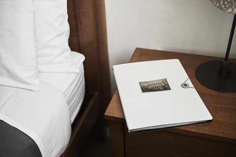 Plough Hotel - Kawana Tourism 10