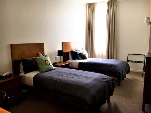 Plough Hotel - Kawana Tourism 9