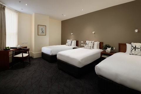 The Victoria Hotel - Kawana Tourism 17