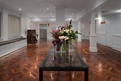 The Victoria Hotel - Kawana Tourism 12