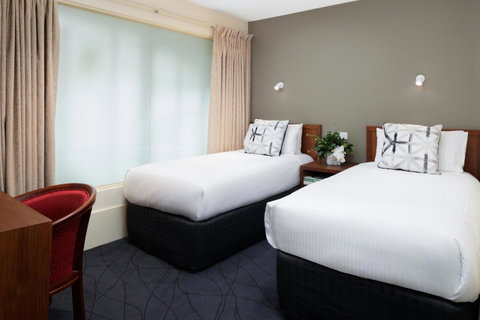 The Victoria Hotel - Kawana Tourism 35