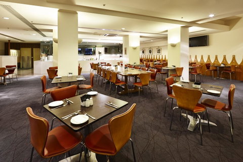 The Victoria Hotel - Kawana Tourism 19