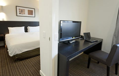 Causeway 353 Hotel - Kawana Tourism 32