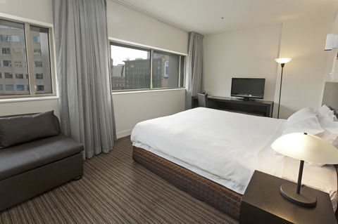 Causeway 353 Hotel - Kawana Tourism 7