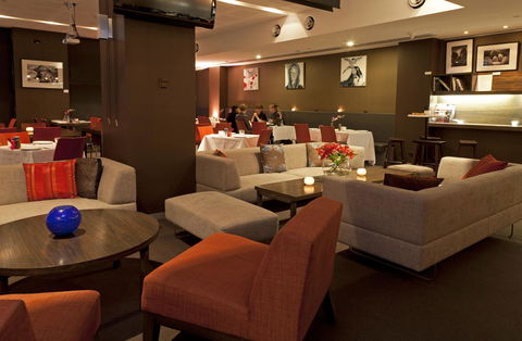 Causeway 353 Hotel - Kawana Tourism 14