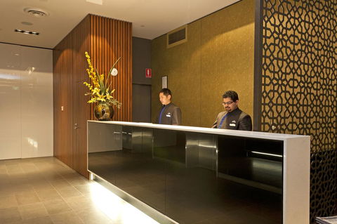 Causeway 353 Hotel - Kawana Tourism 1