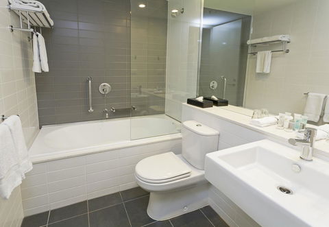 Causeway 353 Hotel - Kawana Tourism 28