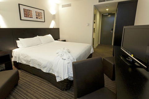 Causeway 353 Hotel - Kawana Tourism 30