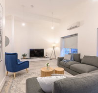 Unique 3 Bedroom Central CBD Townhouse - Kawana Tourism