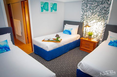 Amara Springs Guest House - Kawana Tourism 13