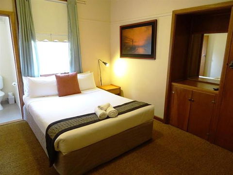 Amara Springs Guest House - Kawana Tourism 32