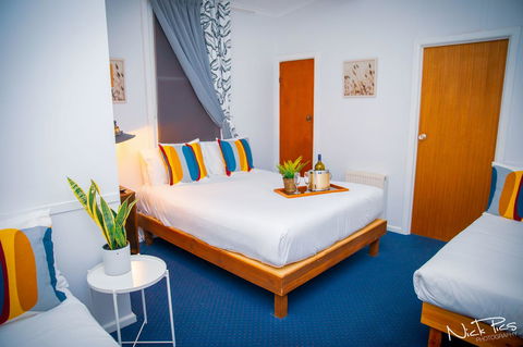 Amara Springs Guest House - Kawana Tourism 15