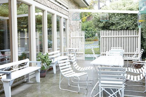 Amara Springs Guest House - Kawana Tourism 31