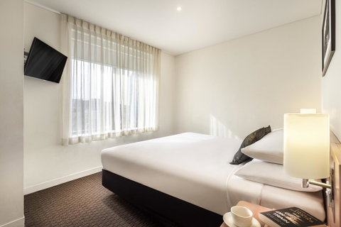 Ibis Melbourne Hotel And Apartments - Kawana Tourism 14
