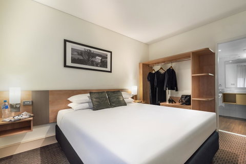Ibis Melbourne Hotel And Apartments - Kawana Tourism 17