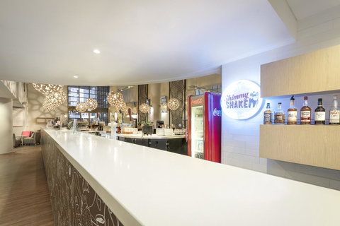 Ibis Melbourne Hotel And Apartments - Kawana Tourism 29