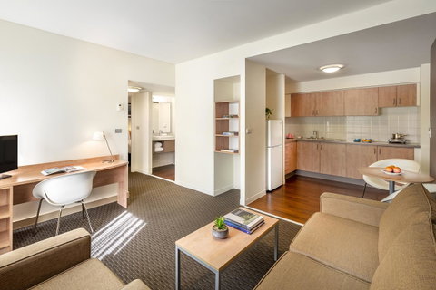 Ibis Melbourne Hotel And Apartments - Kawana Tourism 12