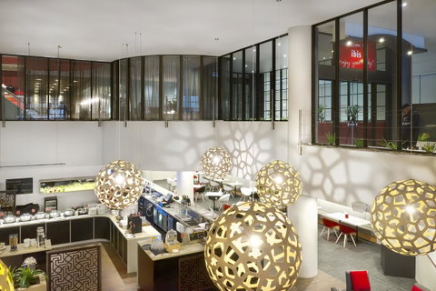 Ibis Melbourne Hotel And Apartments - Kawana Tourism 26