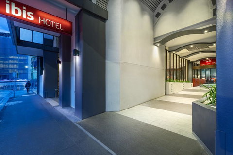 Ibis Melbourne Hotel And Apartments - Kawana Tourism 3