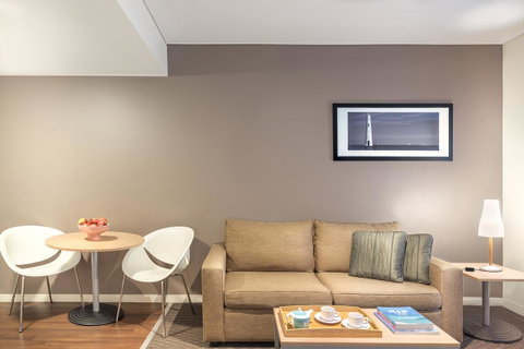 Ibis Melbourne Hotel And Apartments - Kawana Tourism 16